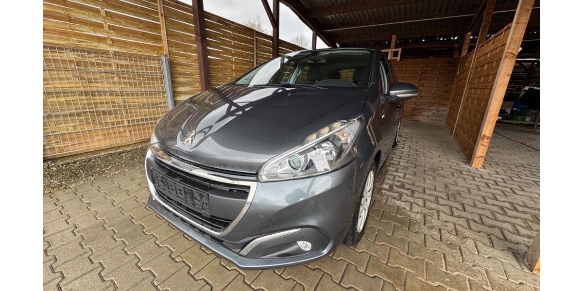 Peugeot 208 78.154 km 6.490 &euro; Simmelsdorf 91245