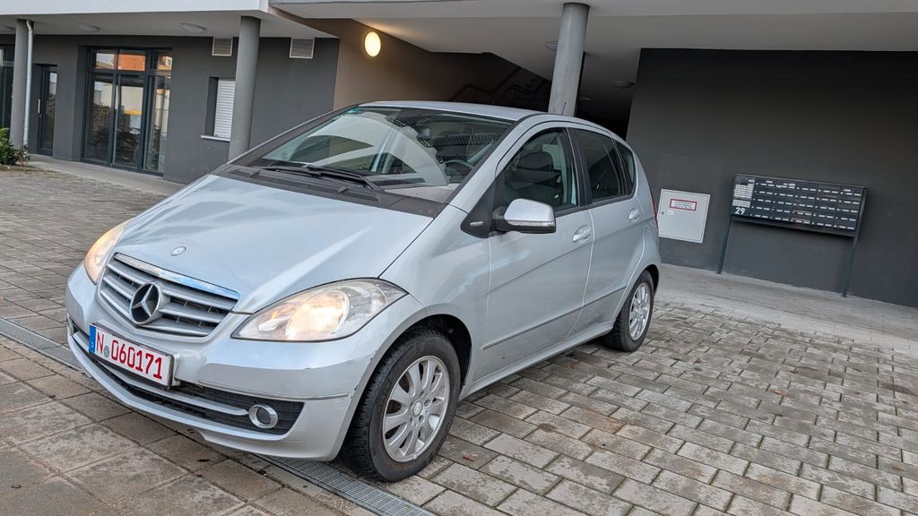 Mercedes-Benz A 180 180.000 km 1.800 &euro; Nürnberg 90439