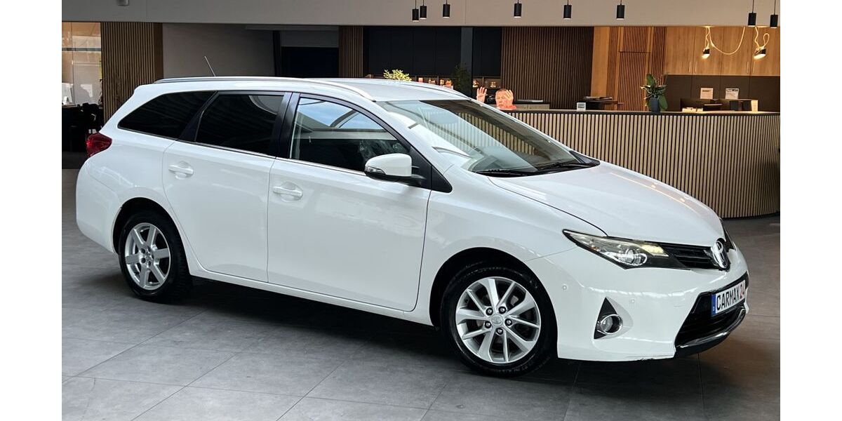 Toyota Auris 225.000 km 5.440 &euro; Cadolzburg bei Nürnberg 90556