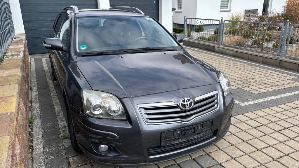 Toyota Avensis 236.700 km 2.550 &euro; Hemhofen 91334