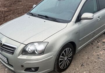 Toyota Avensis 255.000 km 2.450 &euro; Grosshabersdorf 90613