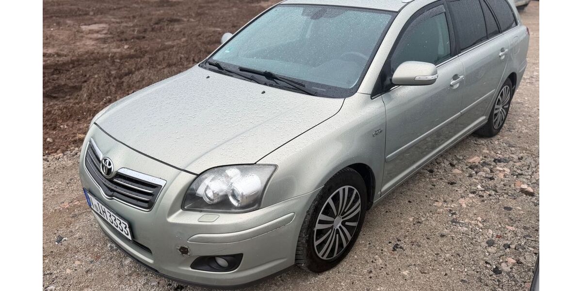 Toyota Avensis 255.000 km 2.450 &euro; Grosshabersdorf 90613