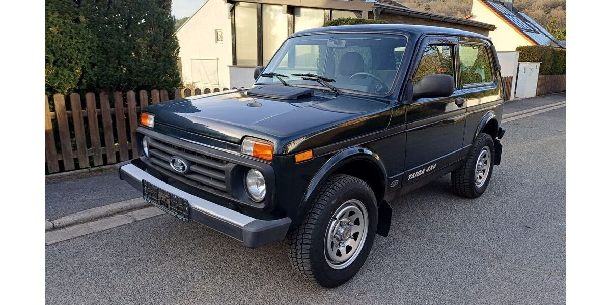 Lada Taiga 101.700 km 8.950 &euro; Igensdorf 91338