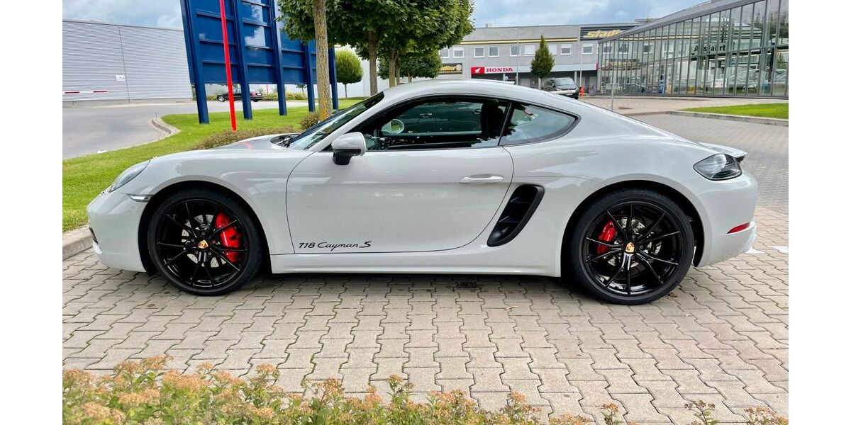 Porsche Cayman 135.500 km 50.990 &euro; Nürnberg 90427