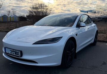 Tesla Model 3 5.500 km 41.970 &euro; Altdorf 90518
