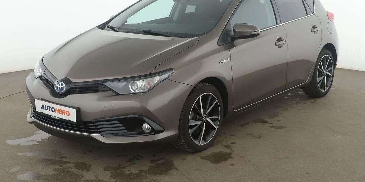 Toyota Auris 62.674 km 16.830 &euro; Nürnberg 90441