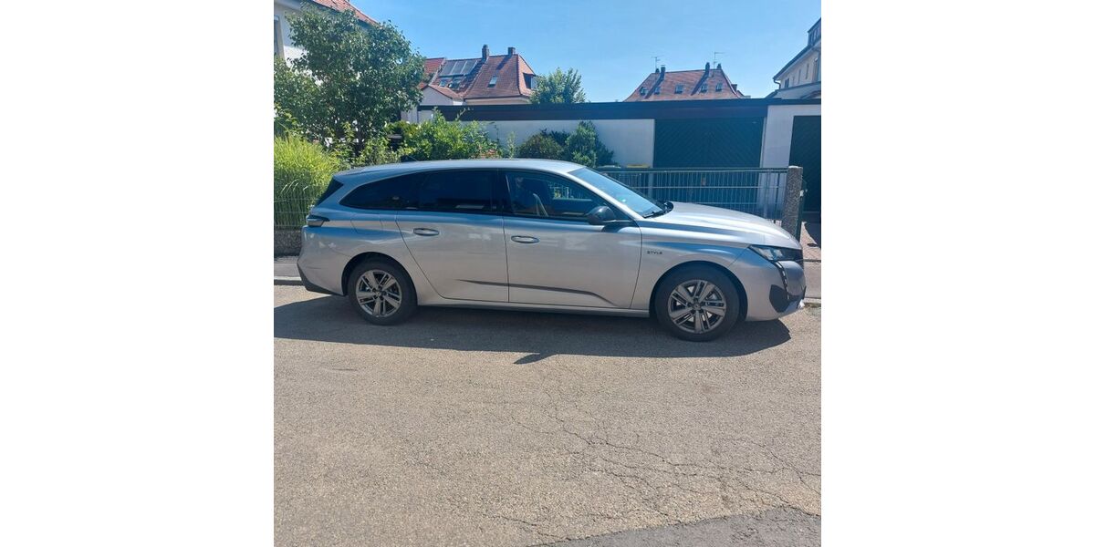Peugeot 308 9.200 km 21.350 &euro; Nürnberg 90431