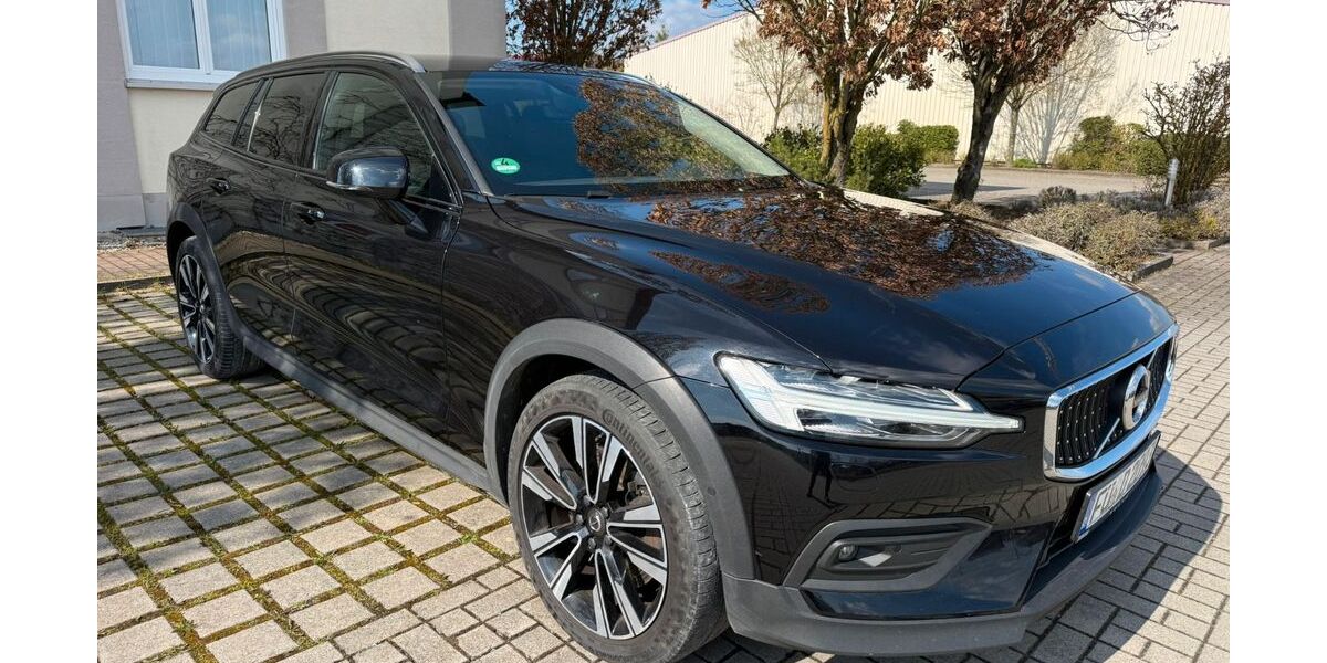 Volvo V60 Cross Country 124.000 km 21.300 &euro; Zirndorf 90513
