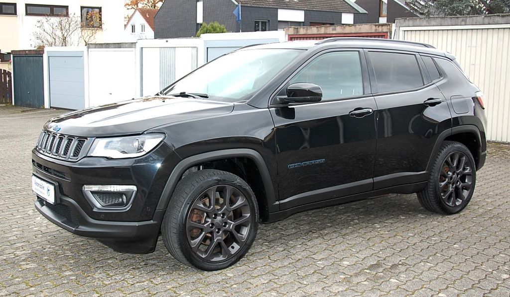 Jeep Compass 157.800 km 14.980 &euro; Feucht 90537