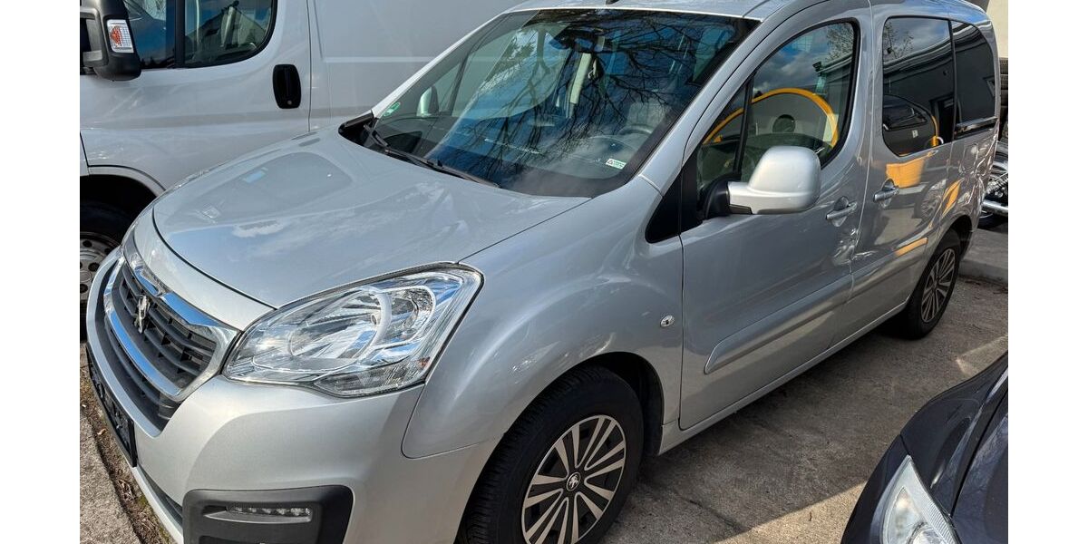 Peugeot Partner Tepee 164.000 km 8.650 &euro; Nürnberg 90453
