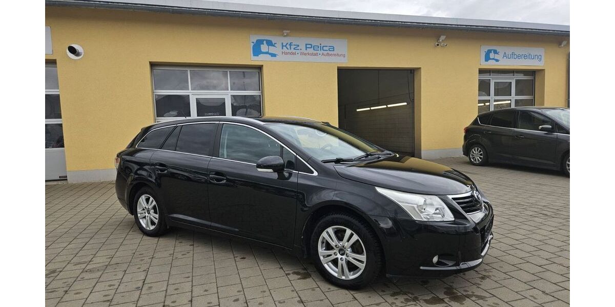 Toyota Avensis 131.000 km 5.990 &euro; Büchenbach 91186