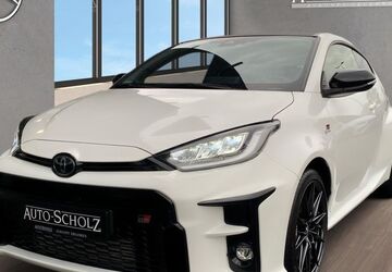 Toyota Yaris 40.227 km 32.496 &euro; Nürnberg 90425