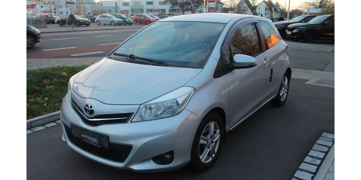 Toyota Yaris 90.000 km 6.500 &euro; Nürnberg 90449