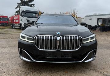 BMW 740 207.263 km 37.500 &euro; Nürnberg 90431