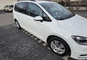 VW Touran 249.244 km 8.499 &euro; Fürth 90768