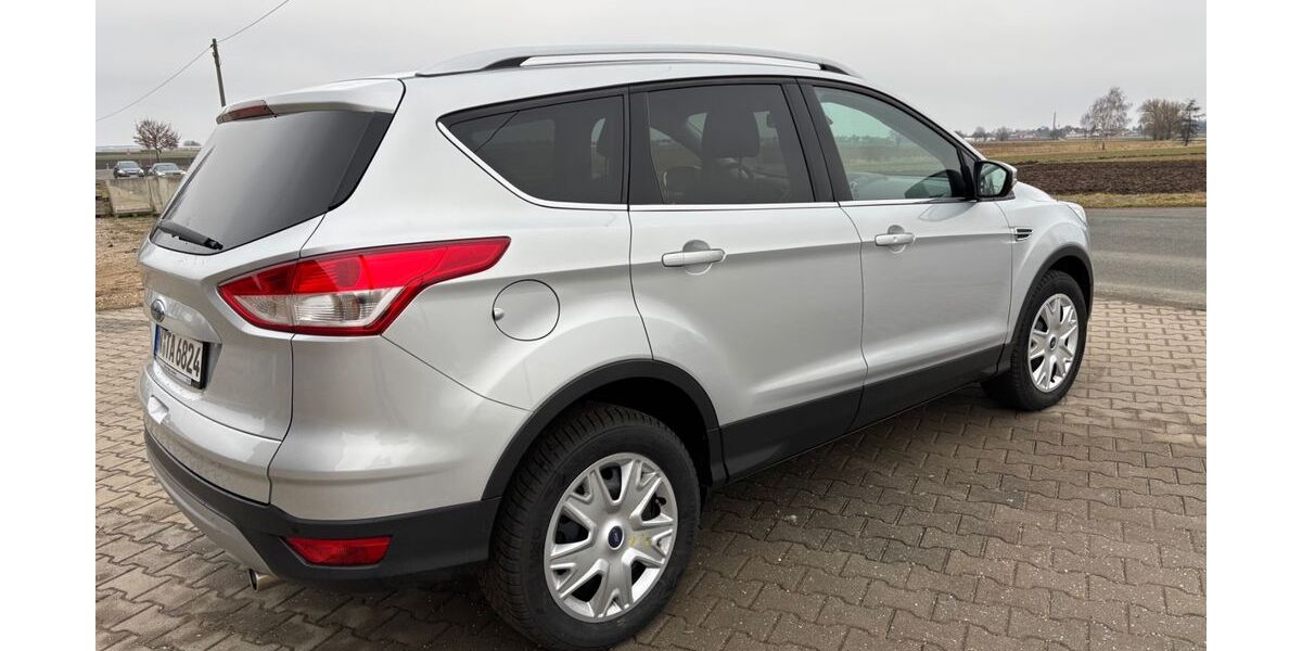 Ford Kuga 140.500 km 10.400 &euro; Nürnberg 90425