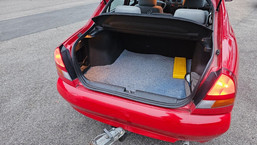 Mitsubishi Carisma 95.000 km 1.899 &euro; Petersaurach 91580