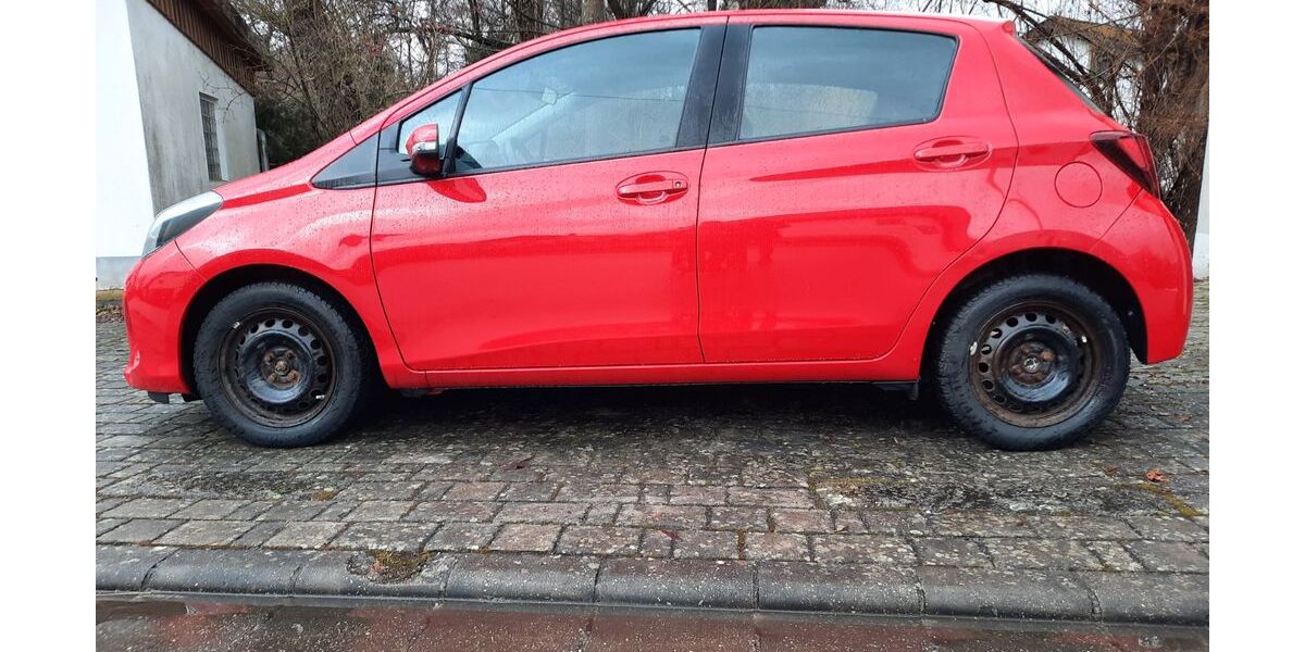 Toyota Yaris 161.980 km 6.900 &euro; Berg b.Neumarkt i.d.OPf.Berg 92348