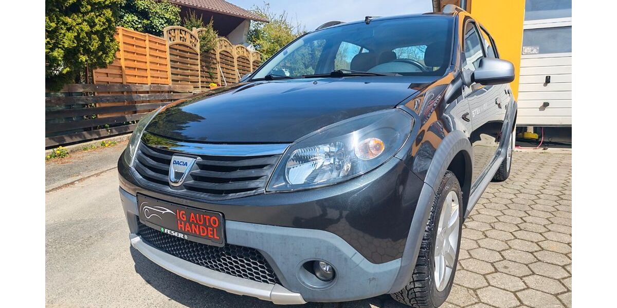 Dacia Sandero 75.000 km 4.990 &euro; Igensdorf 91338