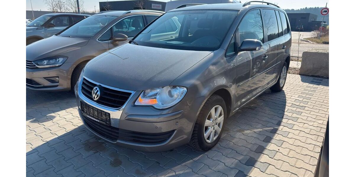 VW Touran 107.000 km 4.590 &euro; Buchschwabach bei Nürnberg 90574