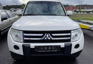 Mitsubishi Pajero 267.400 km 6.900 &euro; Berg b. Neumarkt i.d.OPf 92348