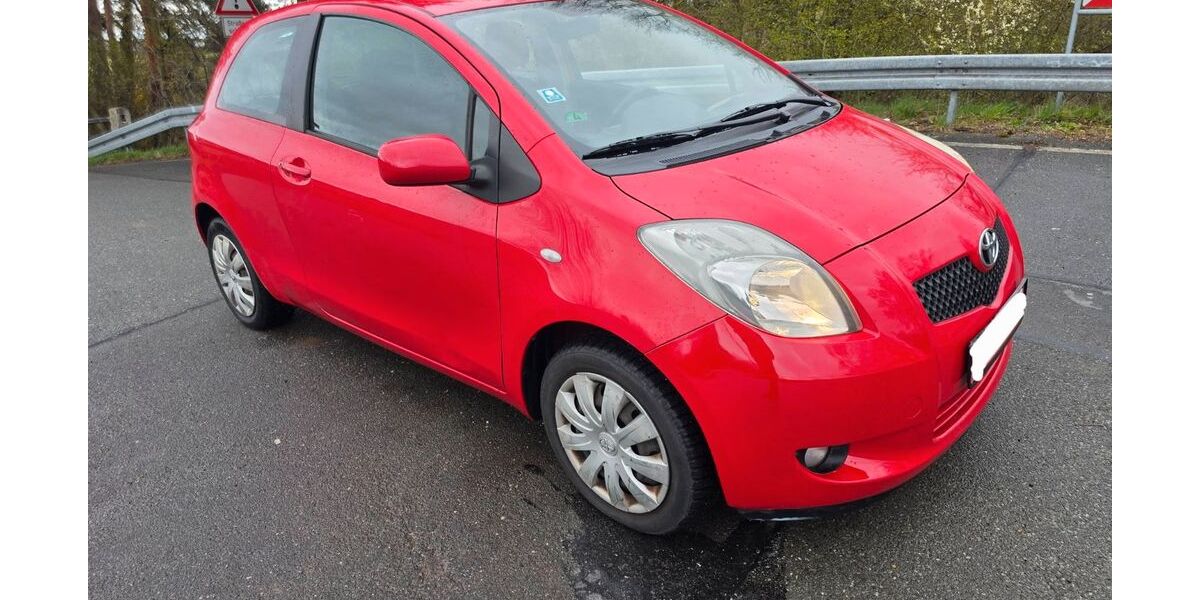 Toyota Yaris 172.000 km 2.999 &euro; Nürnberg 90441