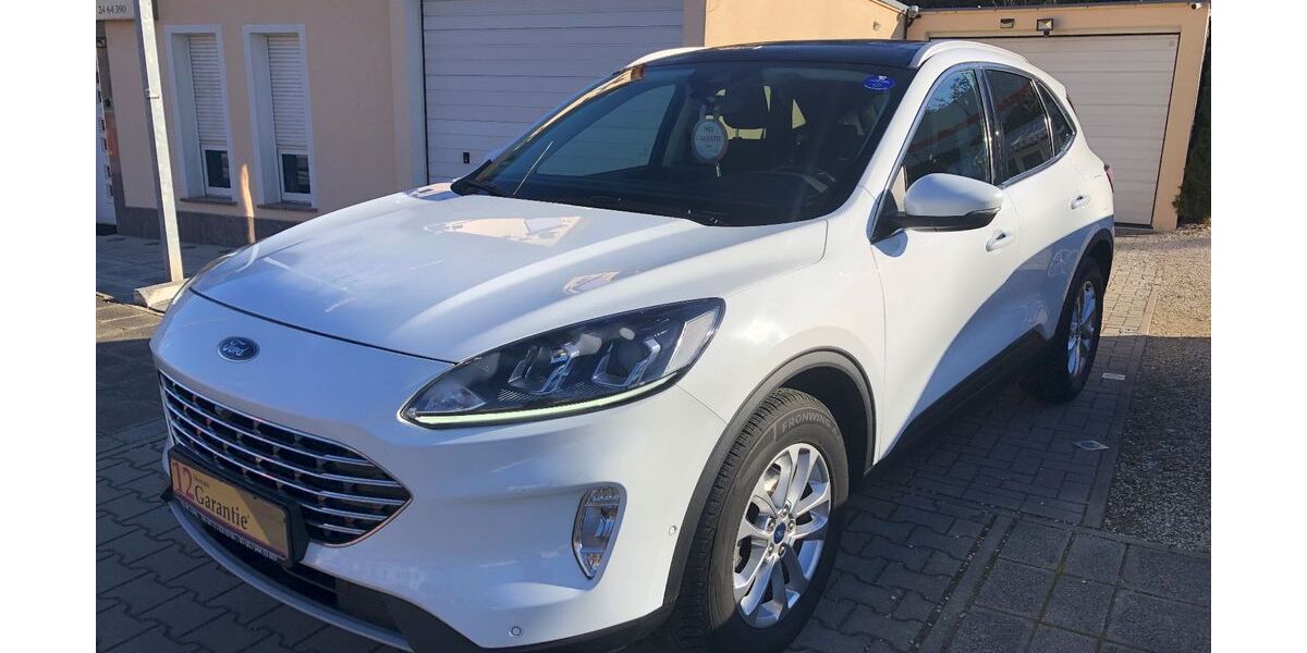 Ford Kuga 54.621 km 17.490 &euro; Nürnberg 90469