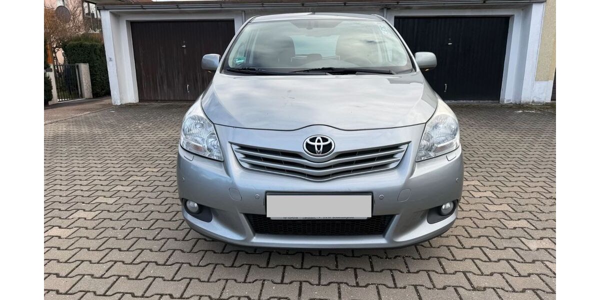 Toyota Verso 260.000 km 2.800 &euro; Nürnberg 90439