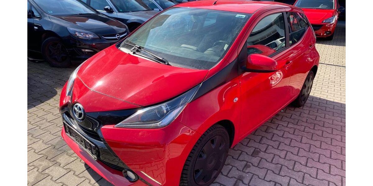 Toyota Aygo (X) 136.000 km 4.550 &euro; Fürth 90763