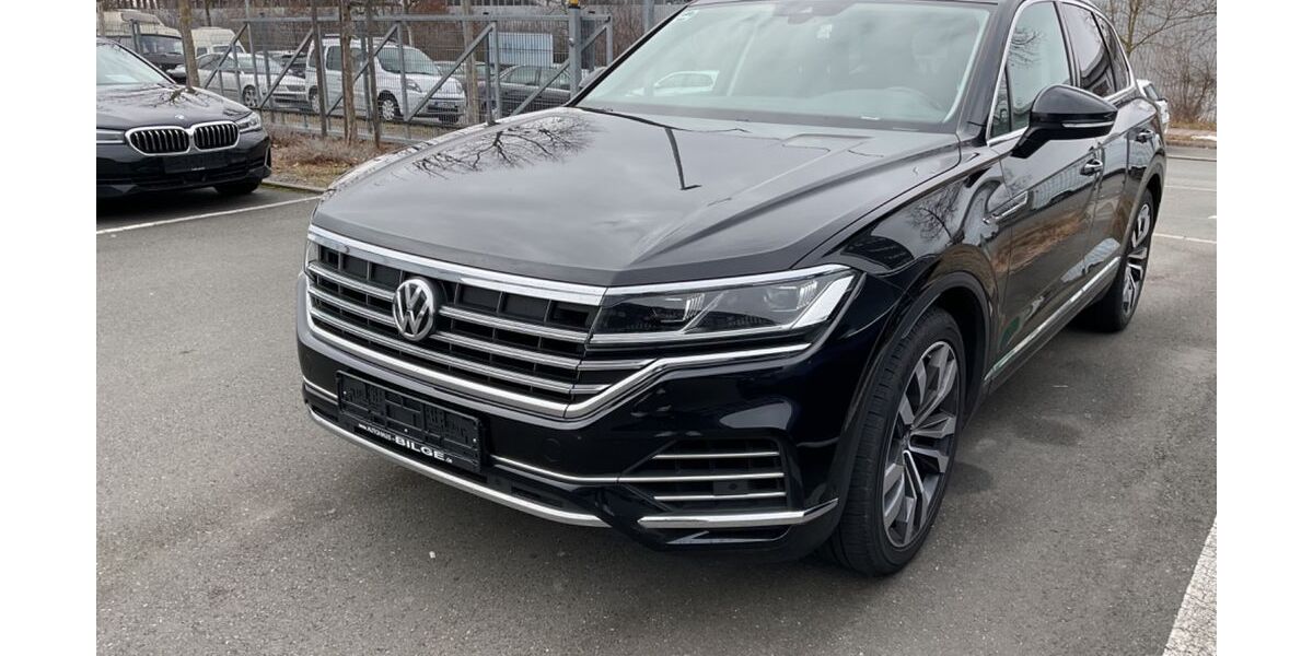 VW Touareg 157.643 km 32.977 &euro; Fürth 90763