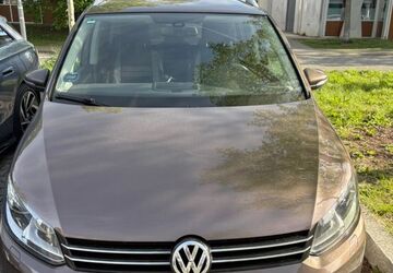 VW Touran 128.000 km 8.900 &euro; Nürnberg 90459