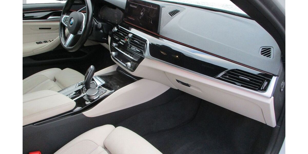 BMW 540 93.000 km 47.999 &euro; Nürnberg 90475