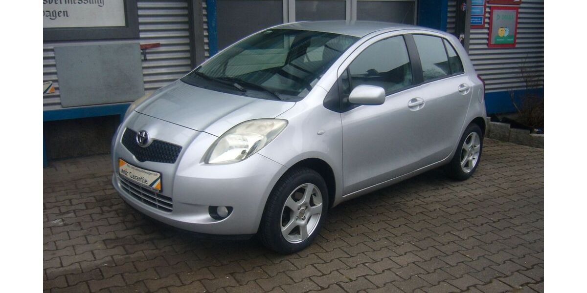 Toyota Yaris 136.000 km 5.900 &euro; Pyrbaum-Schwarzach 90602