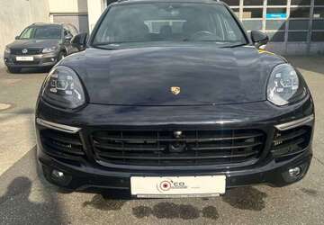 Porsche Cayenne 246.000 km 30.450 &euro; Nürnberg 90451