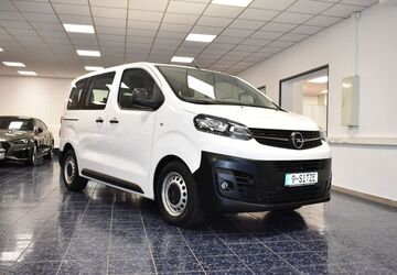 Opel Vivaro 119.637 km 18.470 &euro; Nürnberg 90431