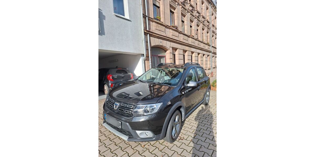 Dacia Sandero 47.800 km 10.200 &euro; Fürth 90766