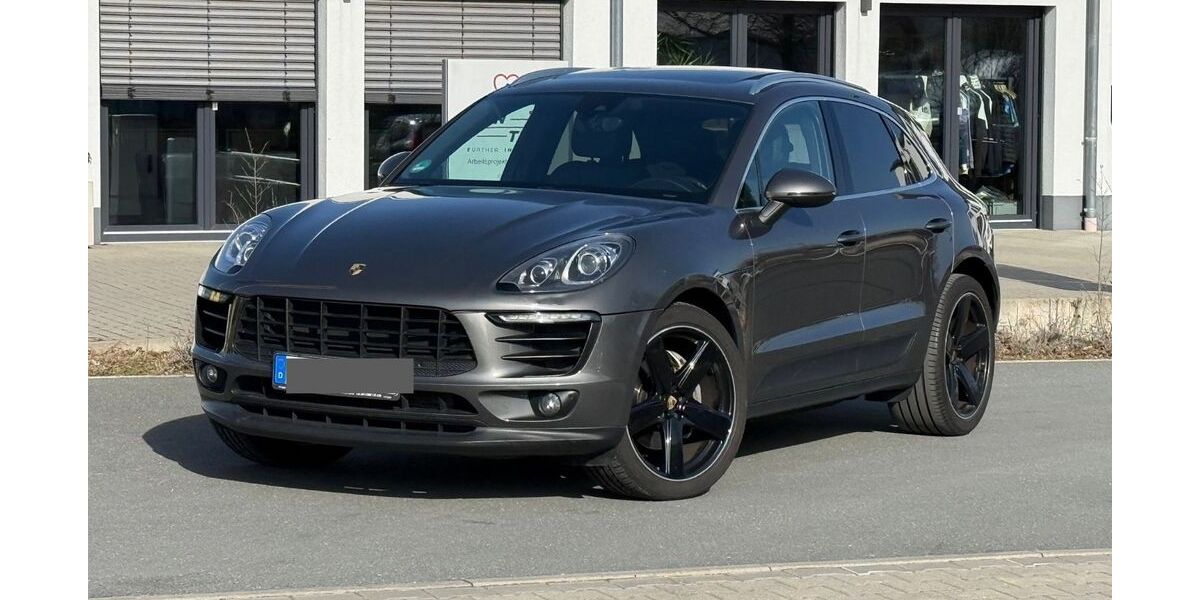 Porsche Macan 180.755 km 26.500 &euro; Fürth 90766