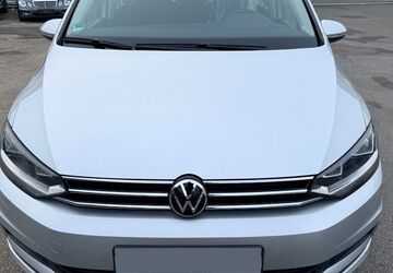 VW Touran 143.700 km 19.450 &euro; Nürnberg 90441