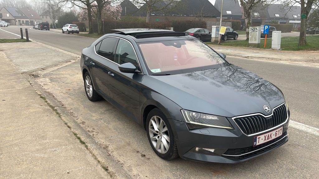 Skoda Superb 441.239 km 10.700 &euro; nürnberg 90449