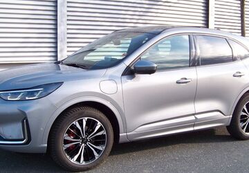 Ford Kuga 9.000 km 37.480 &euro; Nürnberg 90455