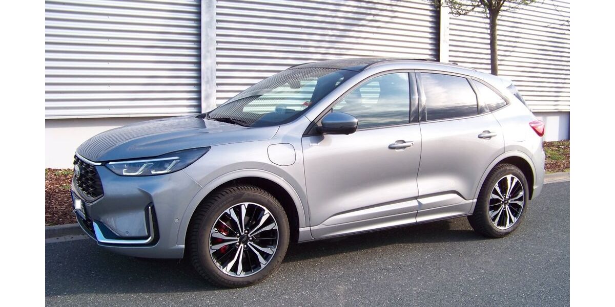 Ford Kuga 9.000 km 37.480 &euro; Nürnberg 90455