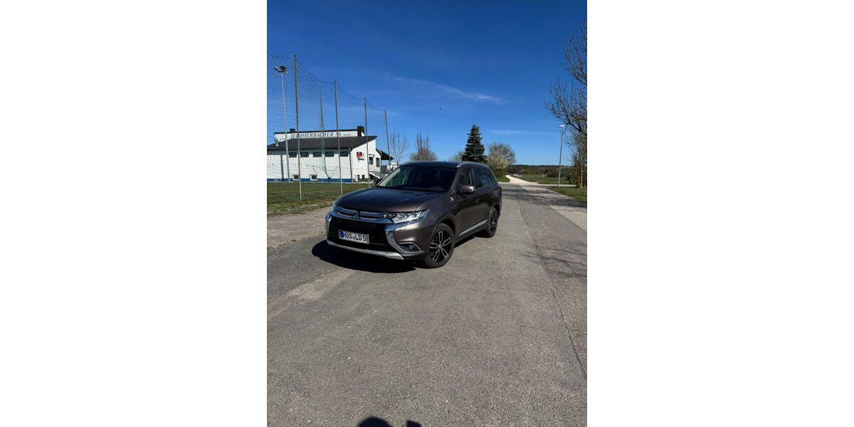 Mitsubishi Outlander 137.542 km 12.750 &euro; Herzogenaurach 91074
