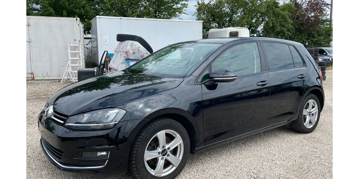 VW Golf 156.000 km 9.000 &euro; Nürnberg 90427