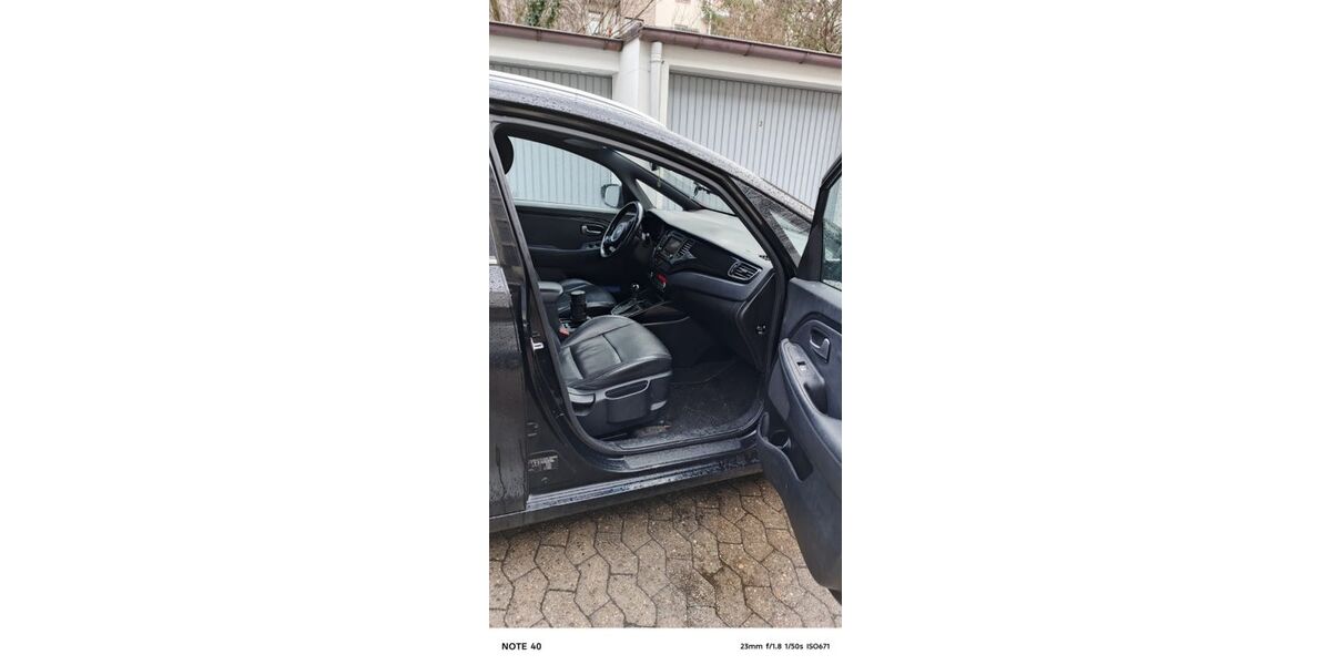 Kia Carens 149.000 km 9.100 &euro; Schwanstetten 90596