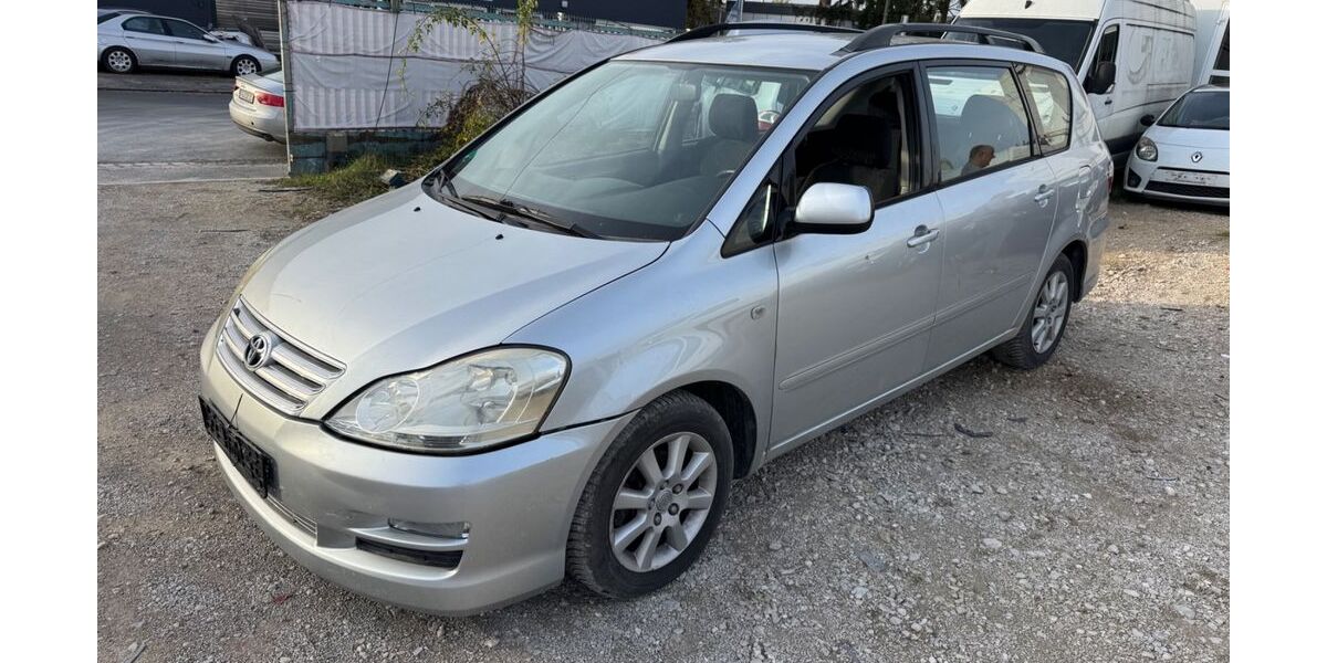 Toyota Avensis Verso 250.000 km 4.350 &euro; Fürth 90763