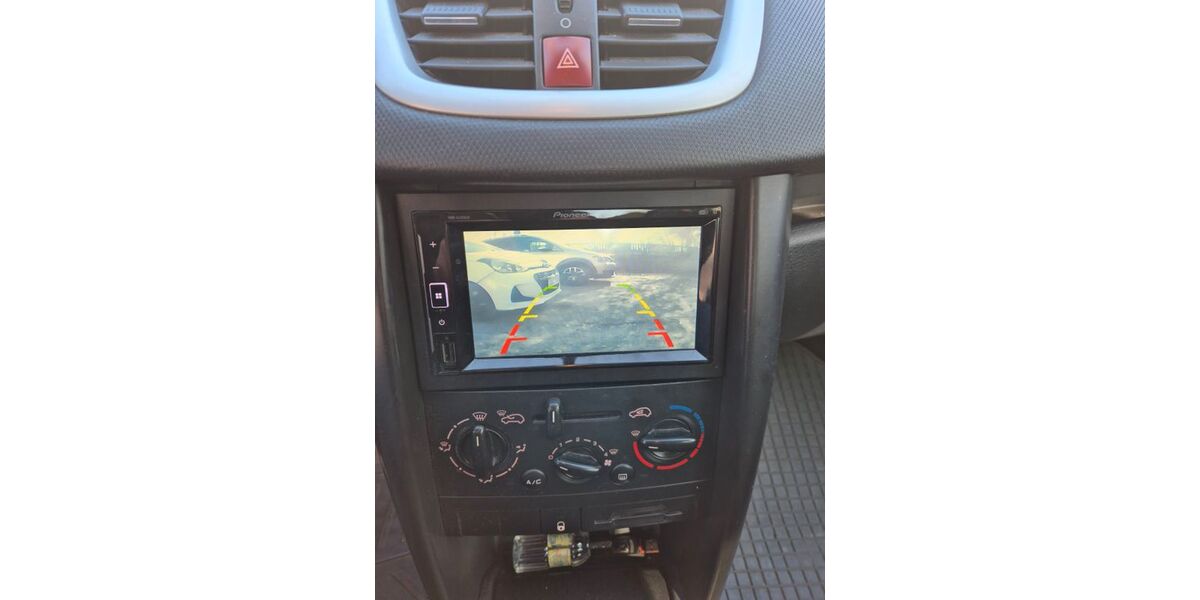 Peugeot 207 120.000 km 2.999 &euro; nürnberg 90441