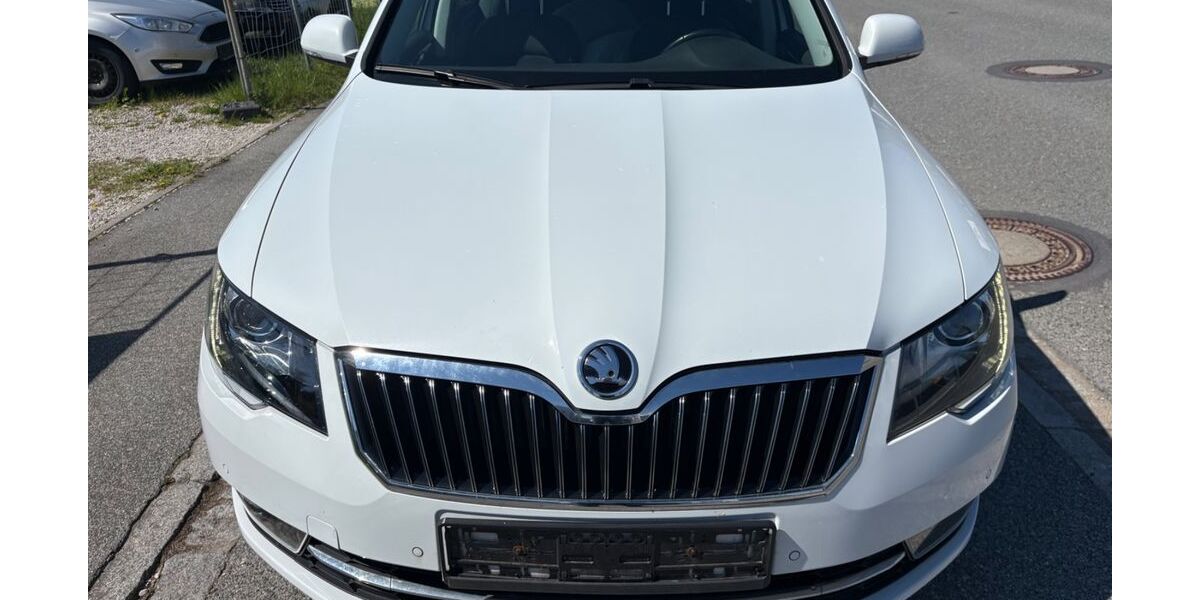 Skoda Superb 248.000 km 7.700 &euro; Burgthann-Oberferrieden 90559