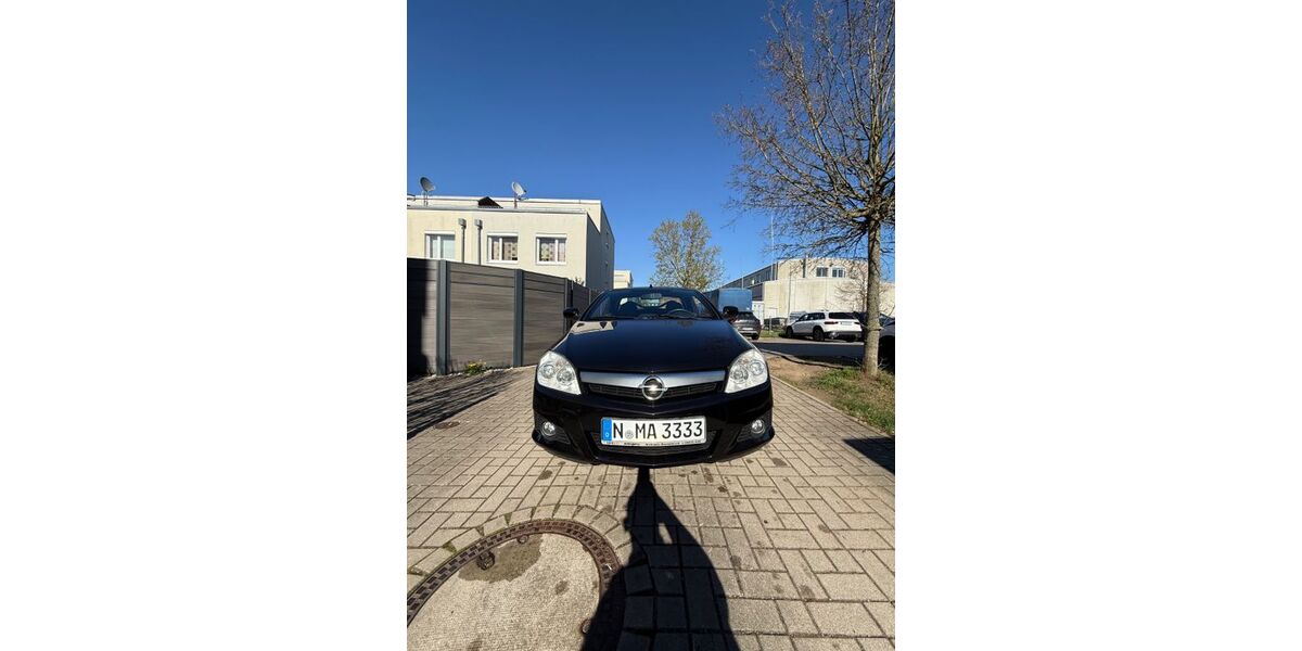 Opel Tigra 131.000 km 2.999 &euro; Nürnberg 90431