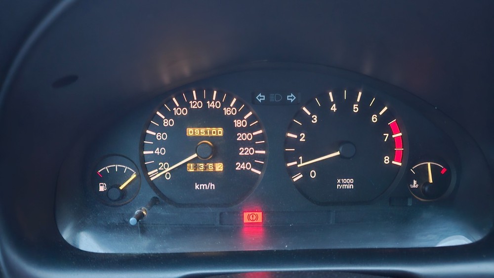 Mitsubishi Carisma 95.000 km 1.899 &euro; Petersaurach 91580