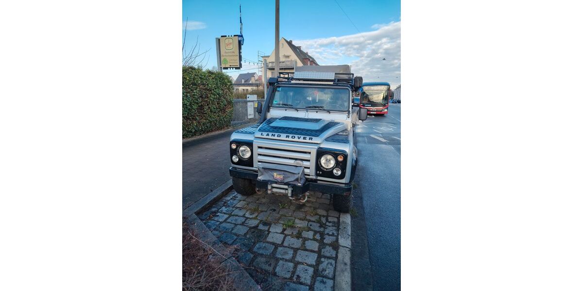 Land Rover Defender 168.000 km 32.800 &euro; Fürth 90765